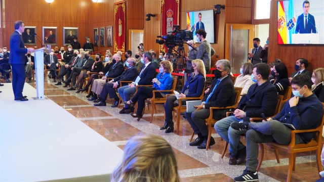 Unha exposición repasa os 40 anos de historia do Parlamento de Galicia